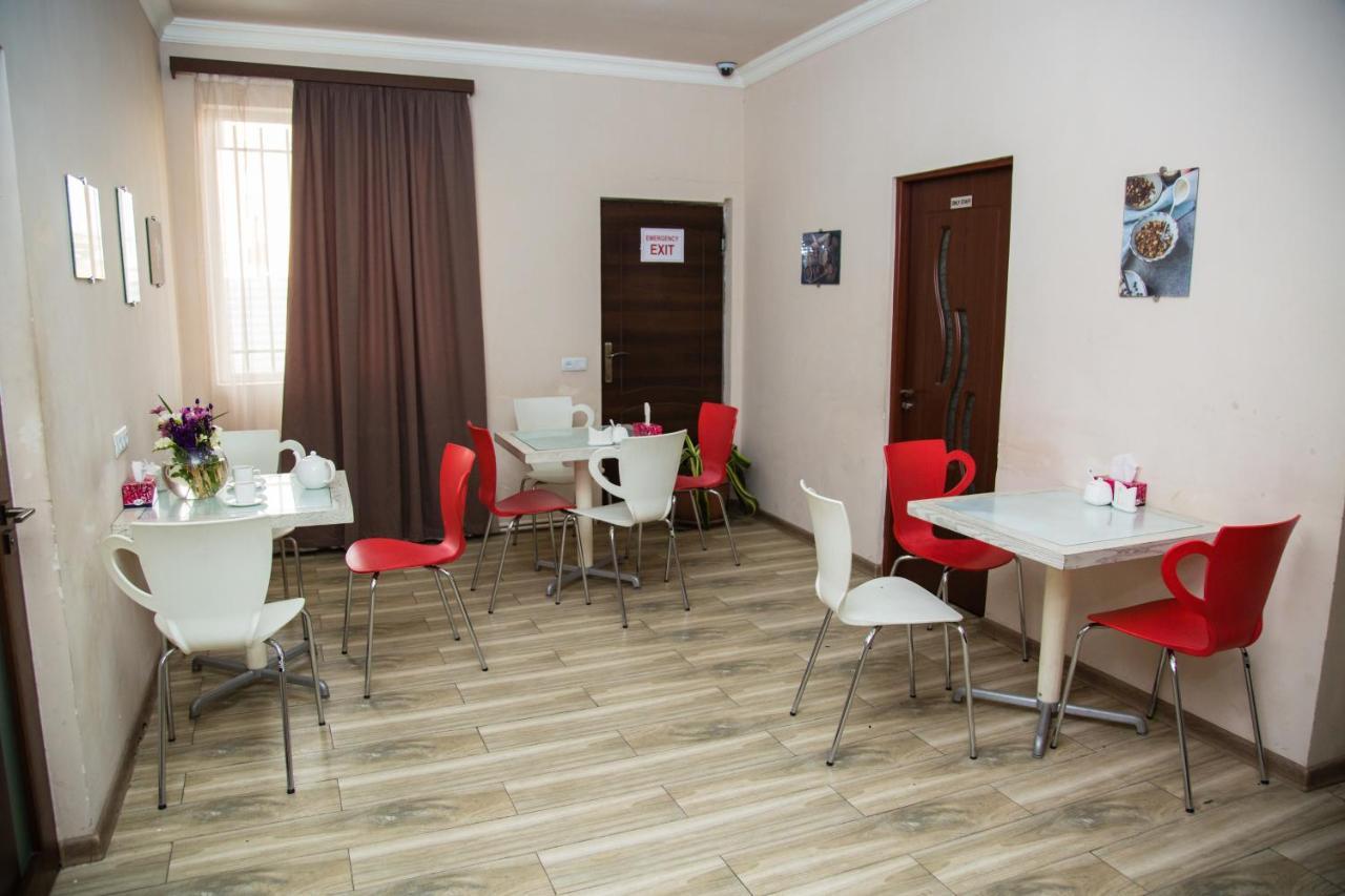 Nuryan Hotel Erivan Exterior foto